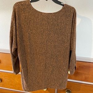 Quarter sleeve blouse